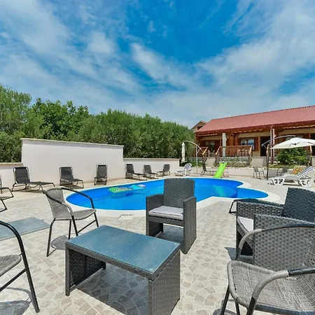 Villa In France With Pool Near The Beach, Cleaning Included * Polaca